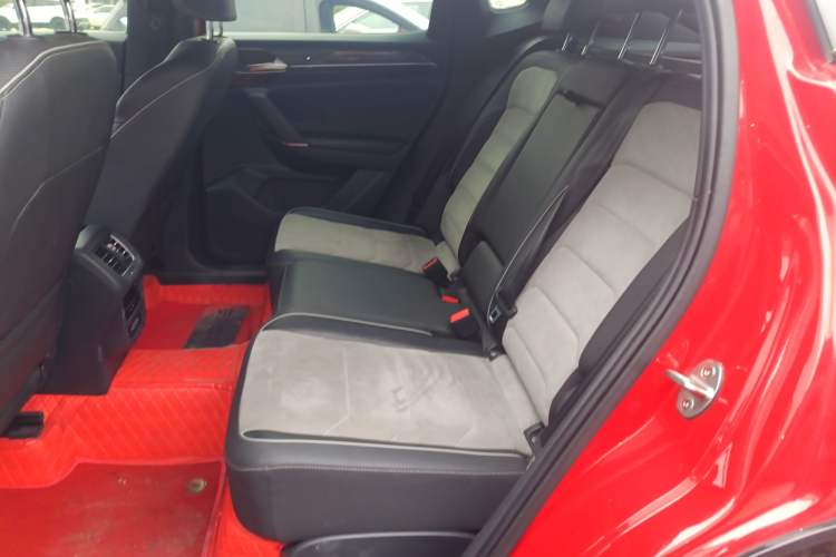 Used Volkswagen Tayron X 2020 330TSI Two-Wheel Drive Flagship Smart Connectivity Version Left Rear Seat