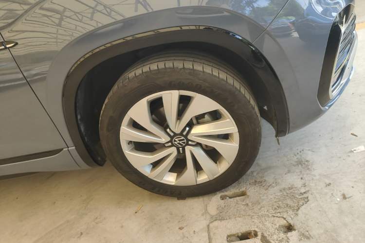 Used Volkswagen Tayron X 2020 330TSI Two-Wheel Drive Luxury Smart Connectivity Version Right Front Wheel Hub