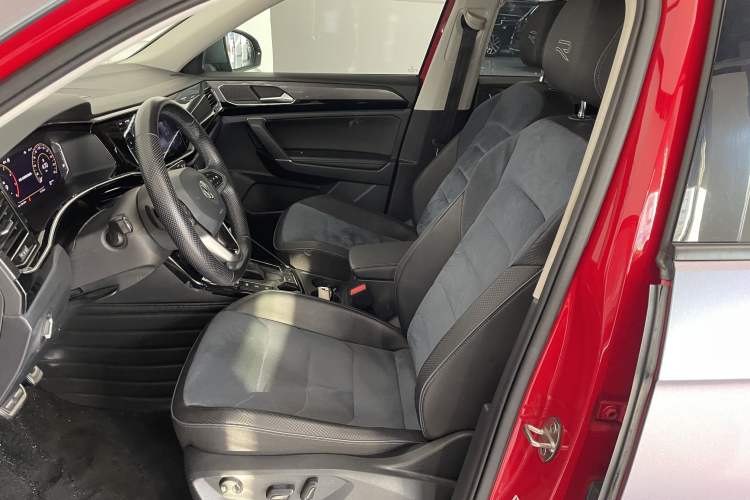 Used Volkswagen Tayron X 2020 330TSI Two-Wheel Drive Luxury Smart Connectivity Version Interior 2