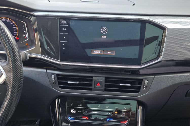 Used Volkswagen Tayron X 2020 330TSI Two-Wheel Drive Luxury Smart Connectivity Version Audio And AC Panel