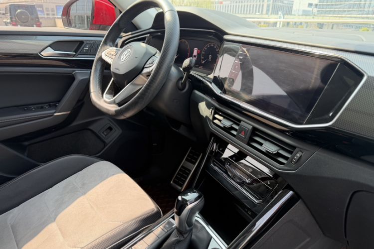 Used Volkswagen Tayron X 2020 330TSI Two-Wheel Drive Luxury Smart Connectivity Version Audio And AC Panel