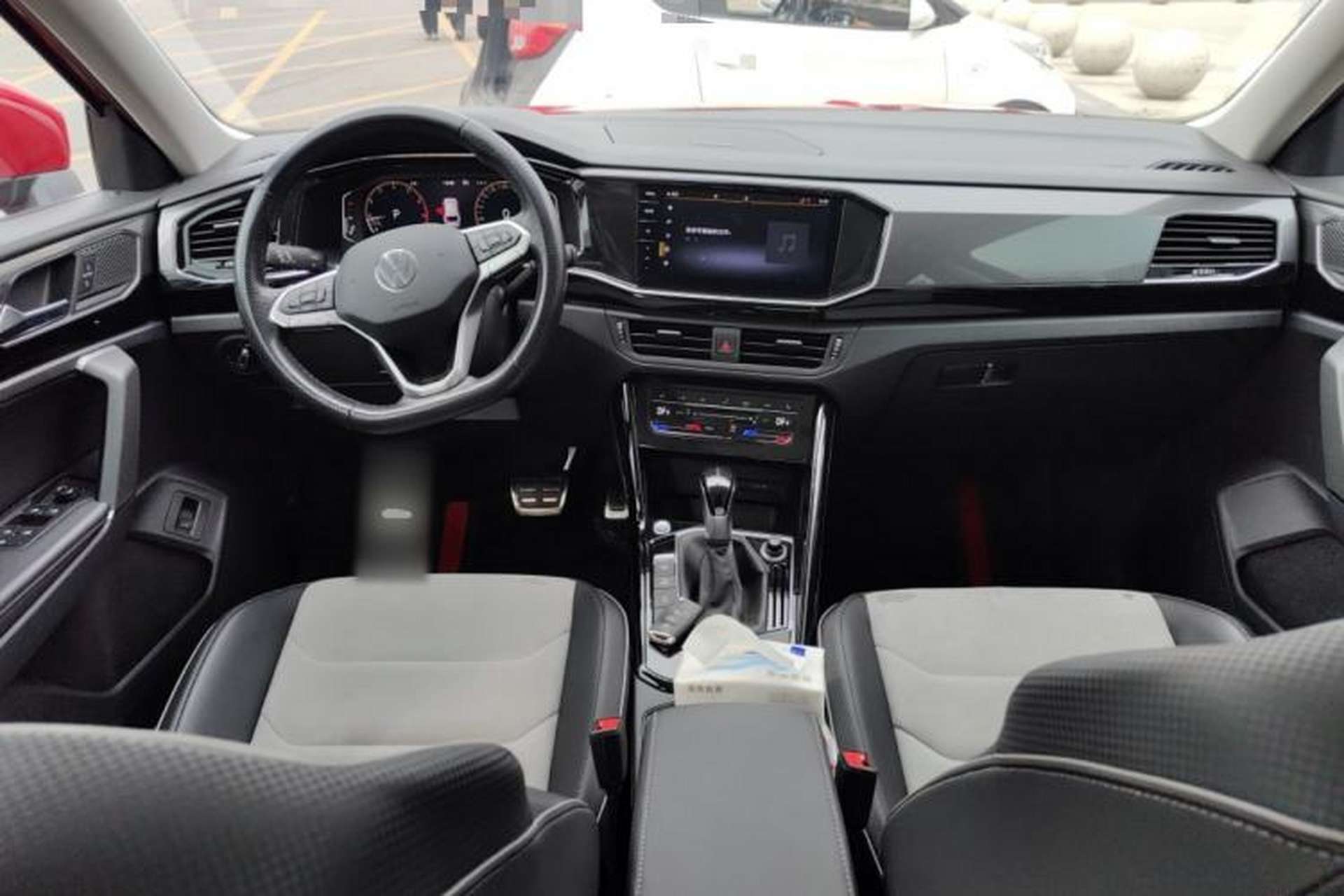 Used Volkswagen Tayron X 2020 330TSI Two-Wheel Drive Luxury Smart Connectivity Version Center Console
