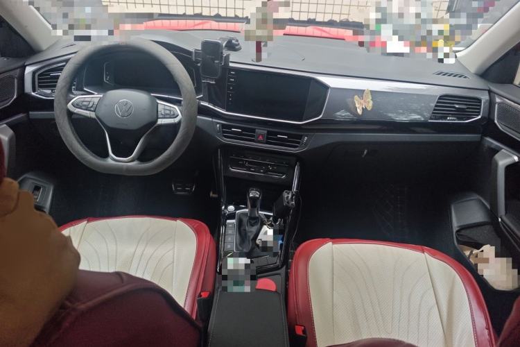 Used Volkswagen Tayron X 2020 330TSI Two-Wheel Drive Luxury Smart Connectivity Version Center Console