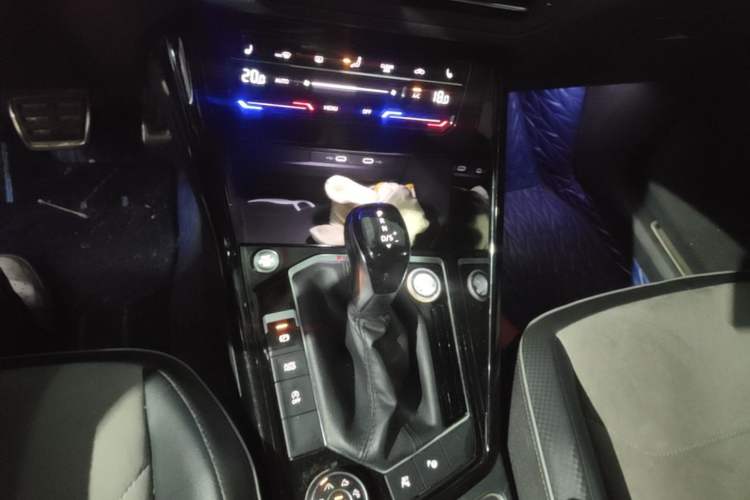 Used Volkswagen Tayron X 2020 380TSI Four-Wheel Drive Dynamic Connect Edition Gear Lever
