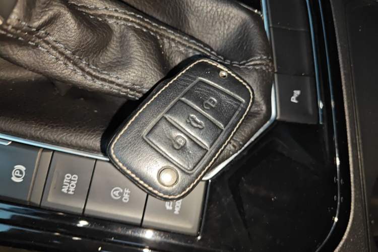 Used Volkswagen Tayron X 2020 330TSI Two-Wheel Drive Luxury Smart Connectivity Version Interior 1