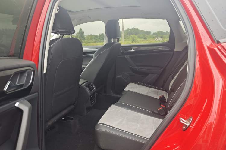Used Volkswagen Tayron X 2020 330TSI Two-Wheel Drive Luxury Smart Connectivity Version Interior 11