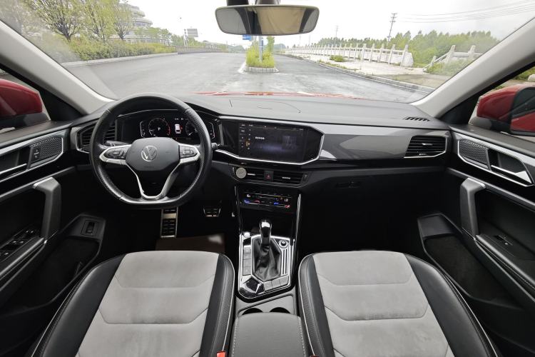 Used Volkswagen Tayron X 2020 330TSI Two-Wheel Drive Luxury Smart Connectivity Version Interior 12