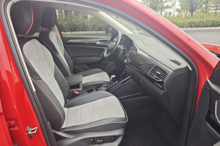 Used Volkswagen Tayron X 2020 330TSI Two-Wheel Drive Luxury Smart Connectivity Version Interior 13