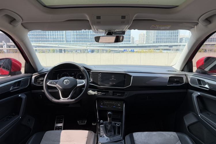 Used Volkswagen Tayron X 2020 330TSI Two-Wheel Drive Luxury Smart Connectivity Version Interior 2