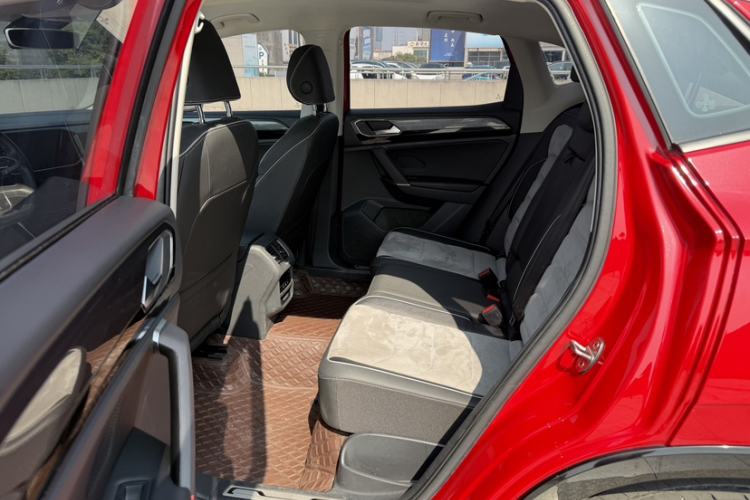 Used Volkswagen Tayron X 2020 330TSI Two-Wheel Drive Luxury Smart Connectivity Version Interior 3
