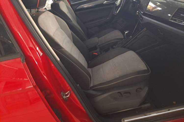 Used Volkswagen Tayron X 2020 330TSI Two-Wheel Drive Luxury Smart Connectivity Version Interior 9