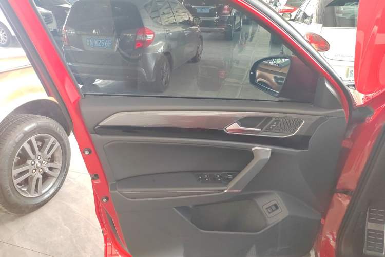 Used Volkswagen Tayron X 2020 330TSI Two-Wheel Drive Luxury Smart Connectivity Version Left Front Door Interior