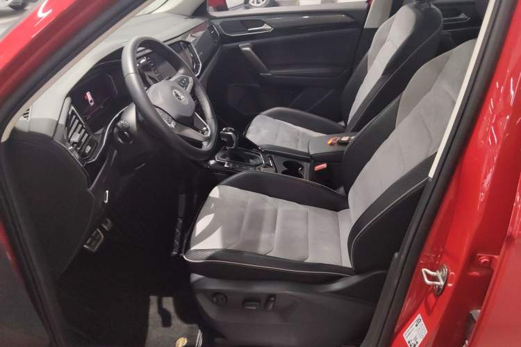 Used Volkswagen Tayron X 2020 330TSI Two-Wheel Drive Luxury Smart Connectivity Version Left Front Seat