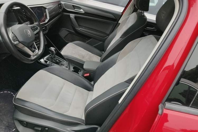 Used Volkswagen Tayron X 2020 330TSI Two-Wheel Drive Luxury Smart Connectivity Version Left Front Seat