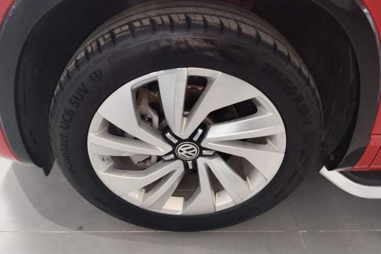 Used Volkswagen Tayron X 2020 330TSI Two-Wheel Drive Luxury Smart Connectivity Version Left Front Wheel Hub