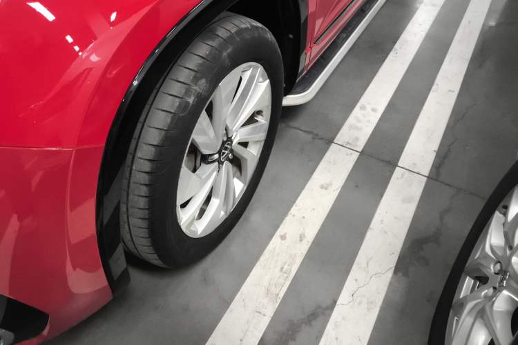 Used Volkswagen Tayron X 2020 330TSI Two-Wheel Drive Luxury Smart Connectivity Version Left Front Wheel Hub