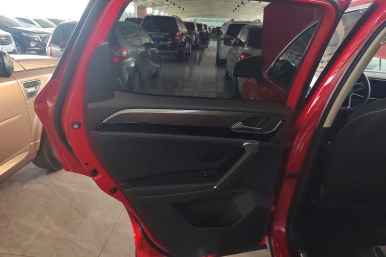 Used Volkswagen Tayron X 2020 330TSI Two-Wheel Drive Luxury Smart Connectivity Version Left Rear Door Interior