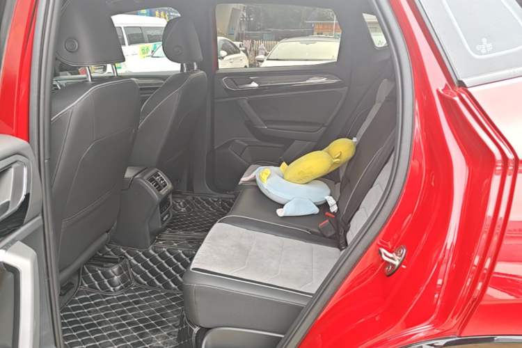 Used Volkswagen Tayron X 2020 380TSI Four-Wheel Drive Flagship Smart Connectivity Version Left Rear Seat