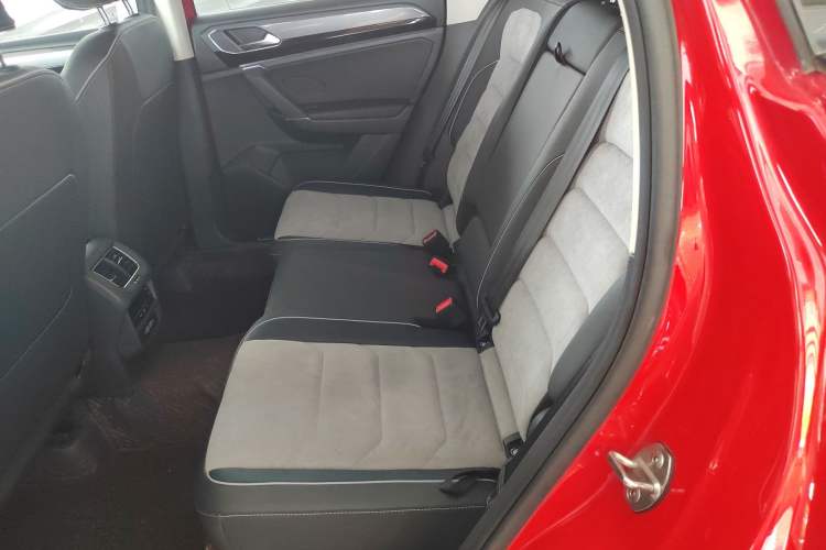 Used Volkswagen Tayron X 2020 330TSI Two-Wheel Drive Luxury Smart Connectivity Version Left Rear Seat