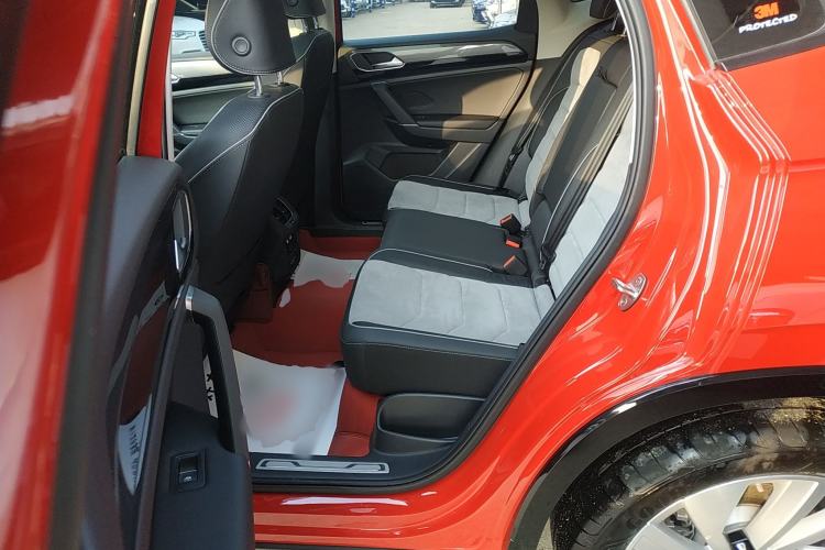 Used Volkswagen Tayron X 2020 330TSI Two-Wheel Drive Luxury Smart Connectivity Version Left Rear Seat