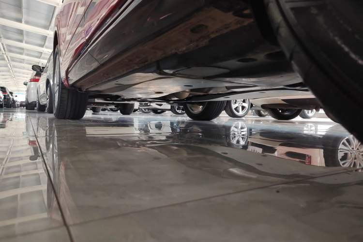Used Volkswagen Tayron X 2020 330TSI Two-Wheel Drive Luxury Smart Connectivity Version Left Side Sill