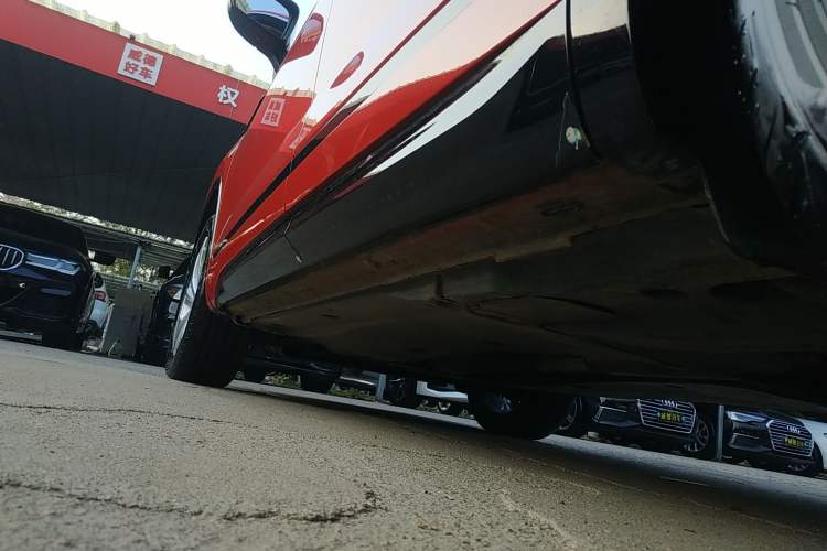 Used Volkswagen Tayron X 2020 330TSI Two-Wheel Drive Luxury Smart Connectivity Version Left Side Sill
