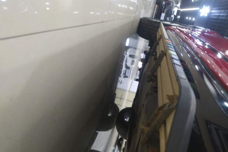 Used Volkswagen Tayron X 2020 330TSI Two-Wheel Drive Luxury Smart Connectivity Version Left Side Sill
