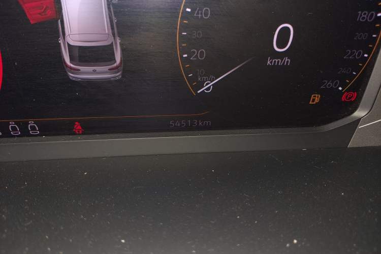 Used Volkswagen Tayron X 2020 330TSI Two-Wheel Drive Luxury Smart Connectivity Version Odometer Close Up