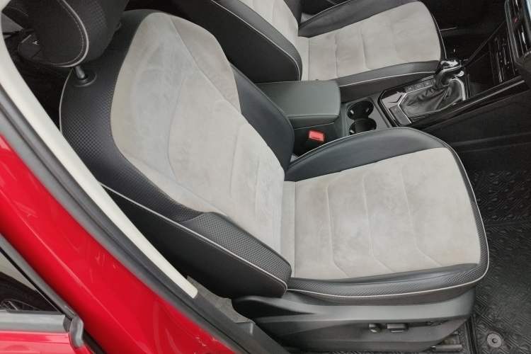 Used Volkswagen Tayron X 2020 330TSI Two-Wheel Drive Luxury Smart Connectivity Version Right Front Seat