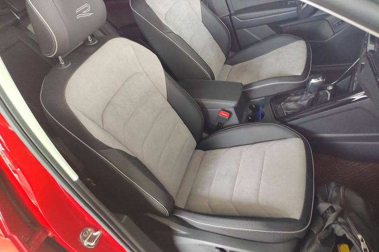 Used Volkswagen Tayron X 2020 330TSI Two-Wheel Drive Luxury Smart Connectivity Version Right Front Seat