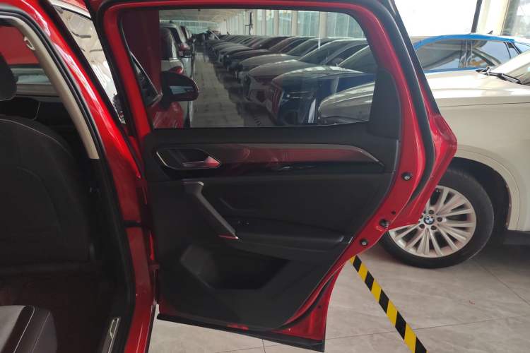 Used Volkswagen Tayron X 2020 330TSI Two-Wheel Drive Luxury Smart Connectivity Version Right Rear Door Interior