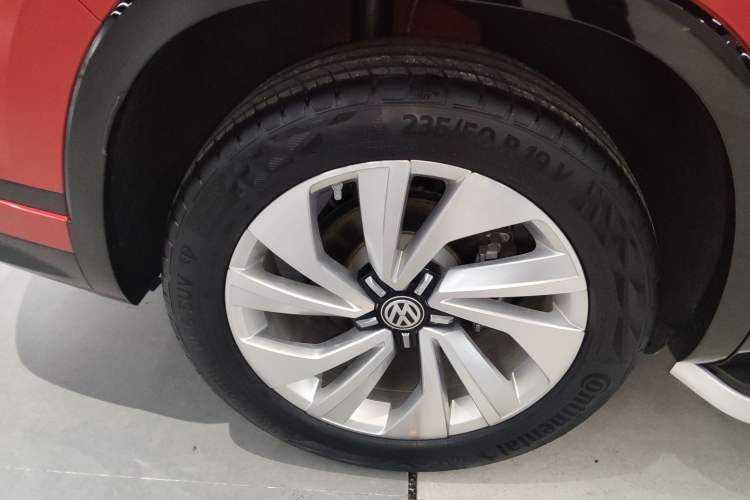 Used Volkswagen Tayron X 2020 330TSI Two-Wheel Drive Luxury Smart Connectivity Version Right Rear Wheel Hub