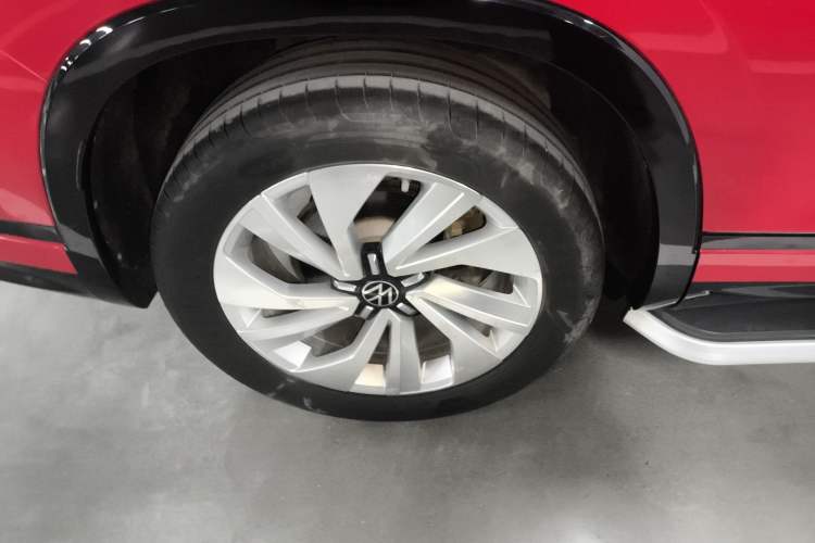 Used Volkswagen Tayron X 2020 330TSI Two-Wheel Drive Luxury Smart Connectivity Version Right Rear Wheel Hub