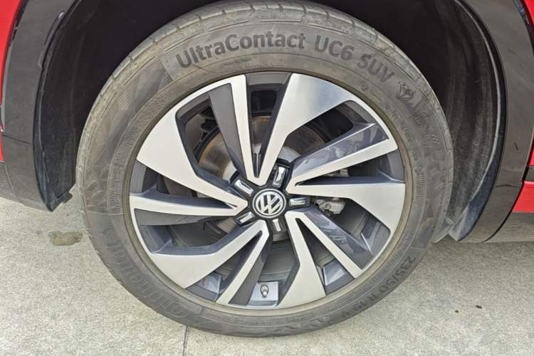 Used Volkswagen Tayron X 2020 380TSI Four-Wheel Drive Flagship Smart Connectivity Version Right Rear Wheel Hub