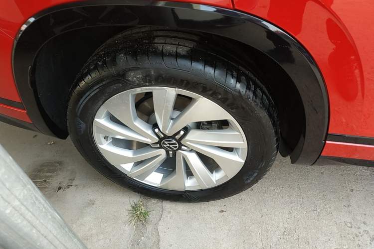 Used Volkswagen Tayron X 2020 330TSI Two-Wheel Drive Luxury Smart Connectivity Version Right Rear Wheel Hub