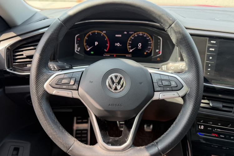 Used Volkswagen Tayron X 2020 330TSI Two-Wheel Drive Luxury Smart Connectivity Version Steering Wheel