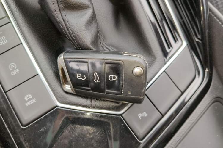 Used Volkswagen Tayron X 2020 330TSI Two-Wheel Drive Luxury Smart Connectivity Version Vehicle Key