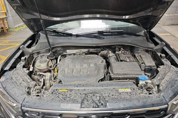 Used Volkswagen Tayron X 2020 330TSI Two-Wheel Drive Luxury Smart Connectivity Version Engine Bay