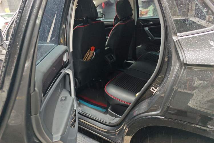Used Volkswagen Tayron X 2020 330TSI Two-Wheel Drive Luxury Smart Connectivity Version Left Rear Seat