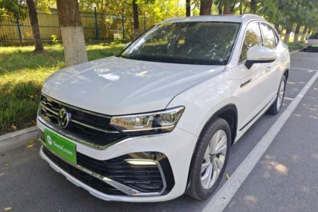 Ojetý Volkswagen Tayron X 2020 330TSI Two-Wheel Drive Luxury Smart Connectivity Version