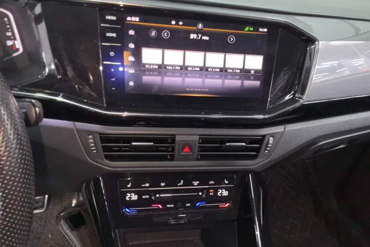 Used Volkswagen Tayron X 2020 330TSI Two-Wheel Drive Luxury Smart Connectivity Version Audio And AC Panel
