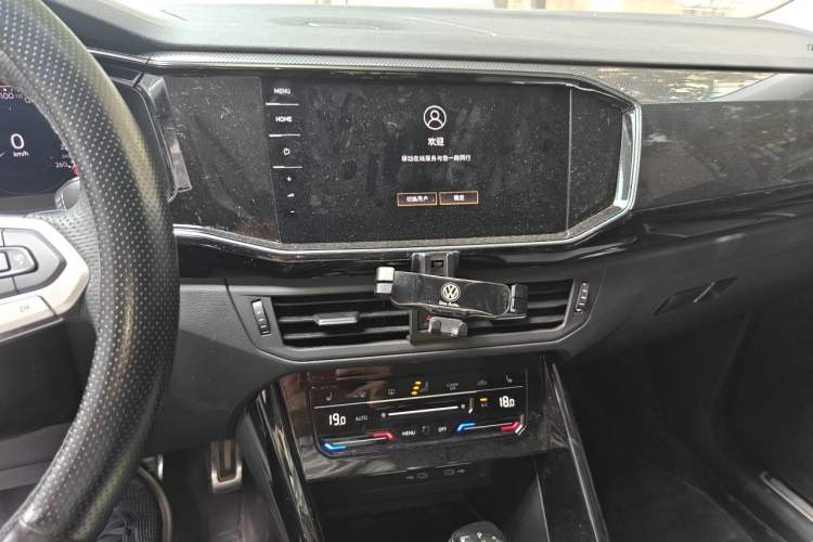 Used Volkswagen Tayron X 2020 330TSI Two-Wheel Drive Luxury Smart Connectivity Version Audio And AC Panel