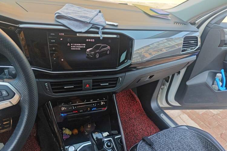 Used Volkswagen Tayron X 2020 330TSI Two-Wheel Drive Luxury Smart Connectivity Version Audio And AC Panel
