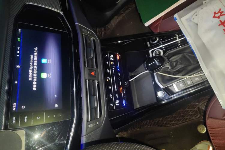 Used Volkswagen Tayron X 2020 330TSI Two-Wheel Drive Flagship Smart Connectivity Version Audio And AC Panel