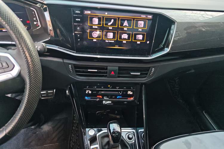 Used Volkswagen Tayron X 2020 330TSI Two-Wheel Drive Luxury Smart Connectivity Version Audio And AC Panel