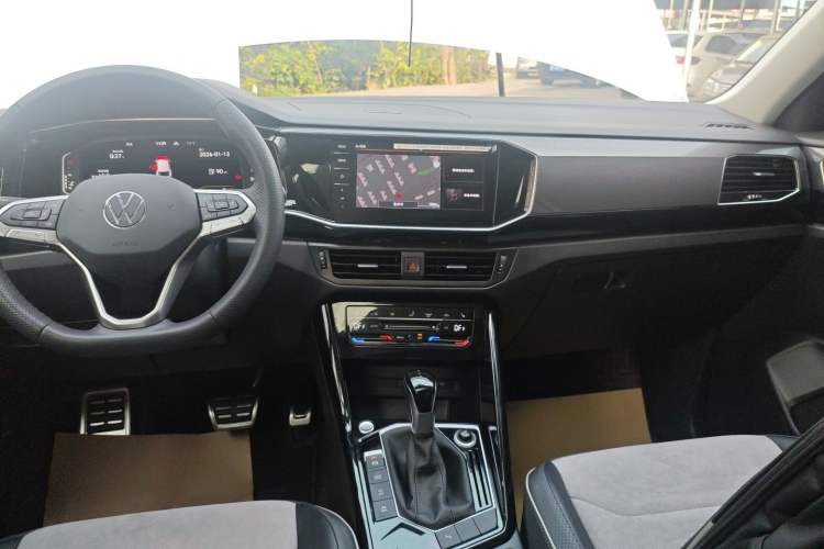 Used Volkswagen Tayron X 2020 330TSI Two-Wheel Drive Luxury Smart Connectivity Version Audio And AC Panel