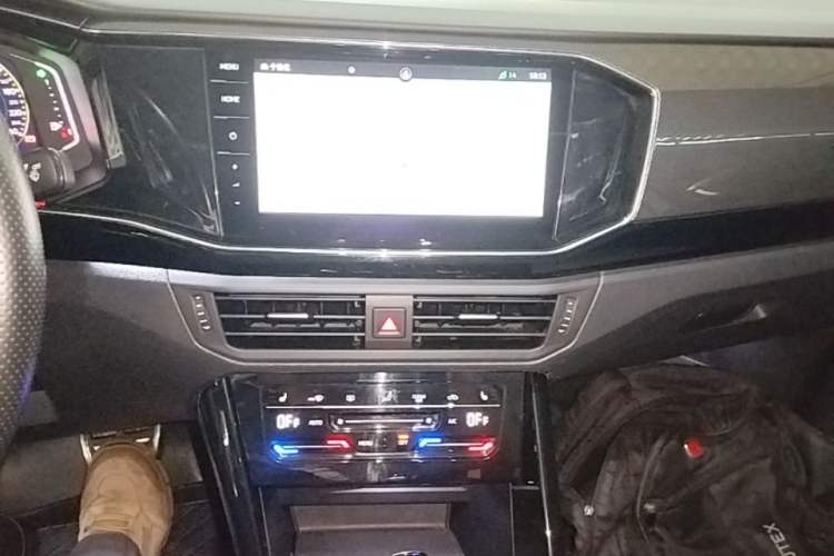Used Volkswagen Tayron X 2020 330TSI Two-Wheel Drive Luxury Smart Connectivity Version Audio And AC Panel