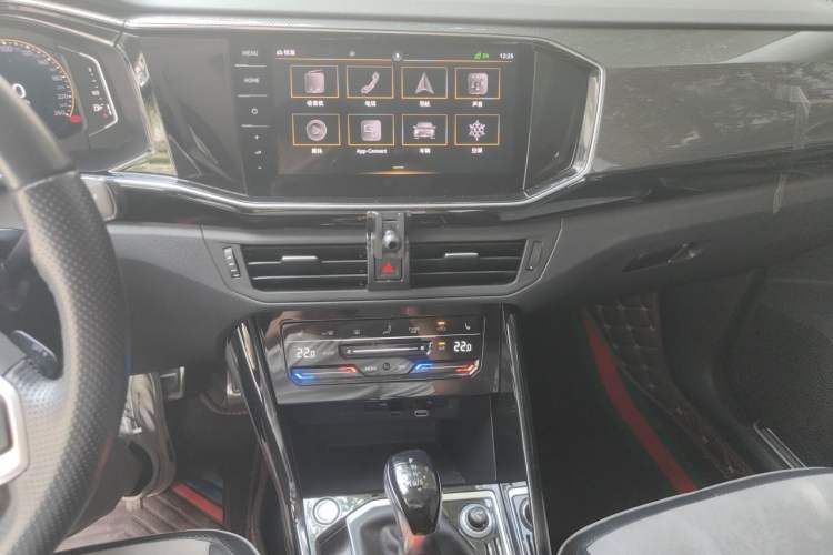 Used Volkswagen Tayron X 2020 330TSI Two-Wheel Drive Luxury Smart Connectivity Version Audio And AC Panel