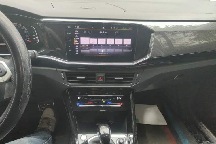 Used Volkswagen Tayron X 2020 330TSI Two-Wheel Drive Luxury Smart Connectivity Version Audio And AC Panel