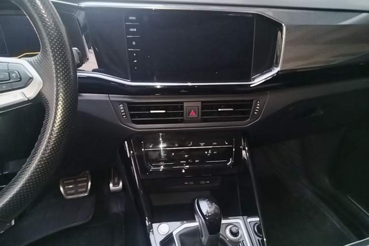 Used Volkswagen Tayron X 2020 330TSI Two-Wheel Drive Luxury Smart Connectivity Version Audio And AC Panel